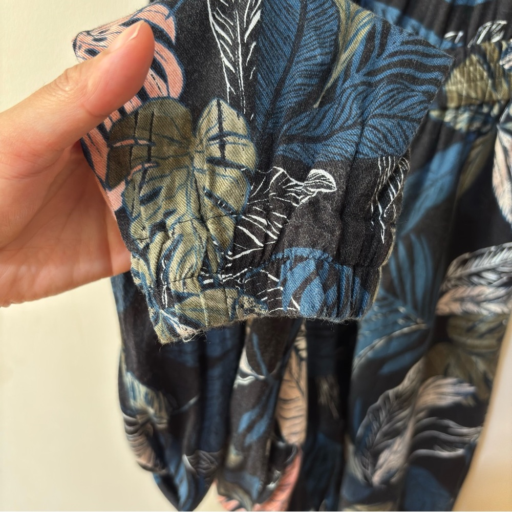 Aritzia Talula Leaf Print Jumpsuit in Blue and Pink - Picture 5 of 9